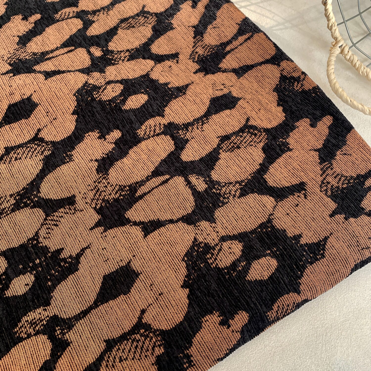 Brauner Rockstoff mit Felsstru – Vintage Sewing Textile Bewertung und Preis