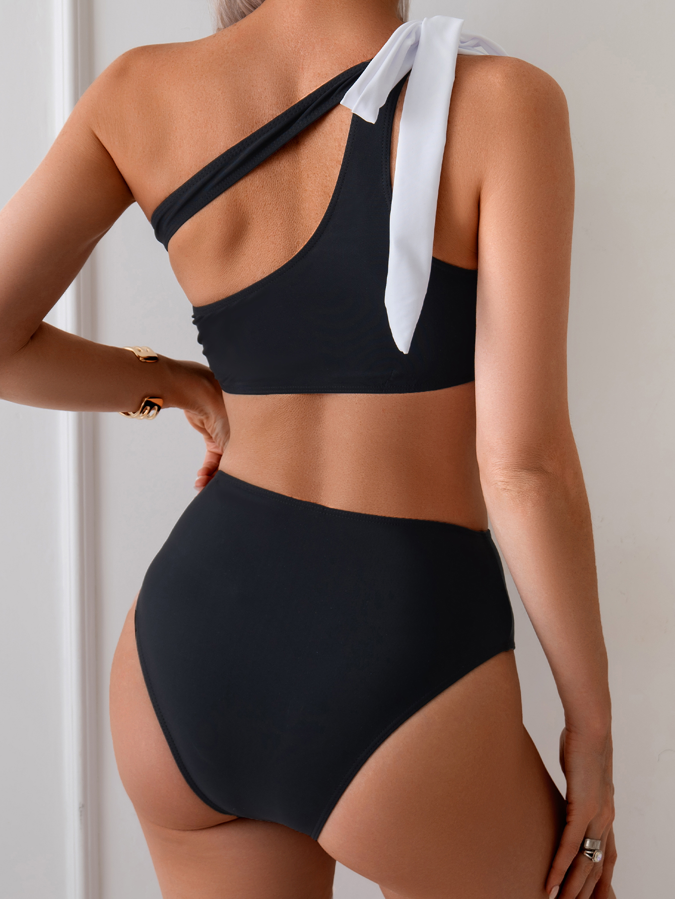 One-Shoulder-Bikinis 2026 Dame – Shoulder Pad Set In Bewertung und Preis