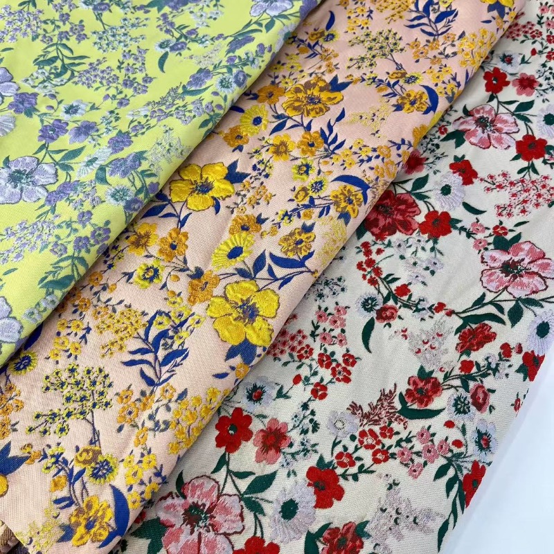 Roter Kleiner Blumen-Jacquard- – Vintage Sewing Textile Bewertung und Preis