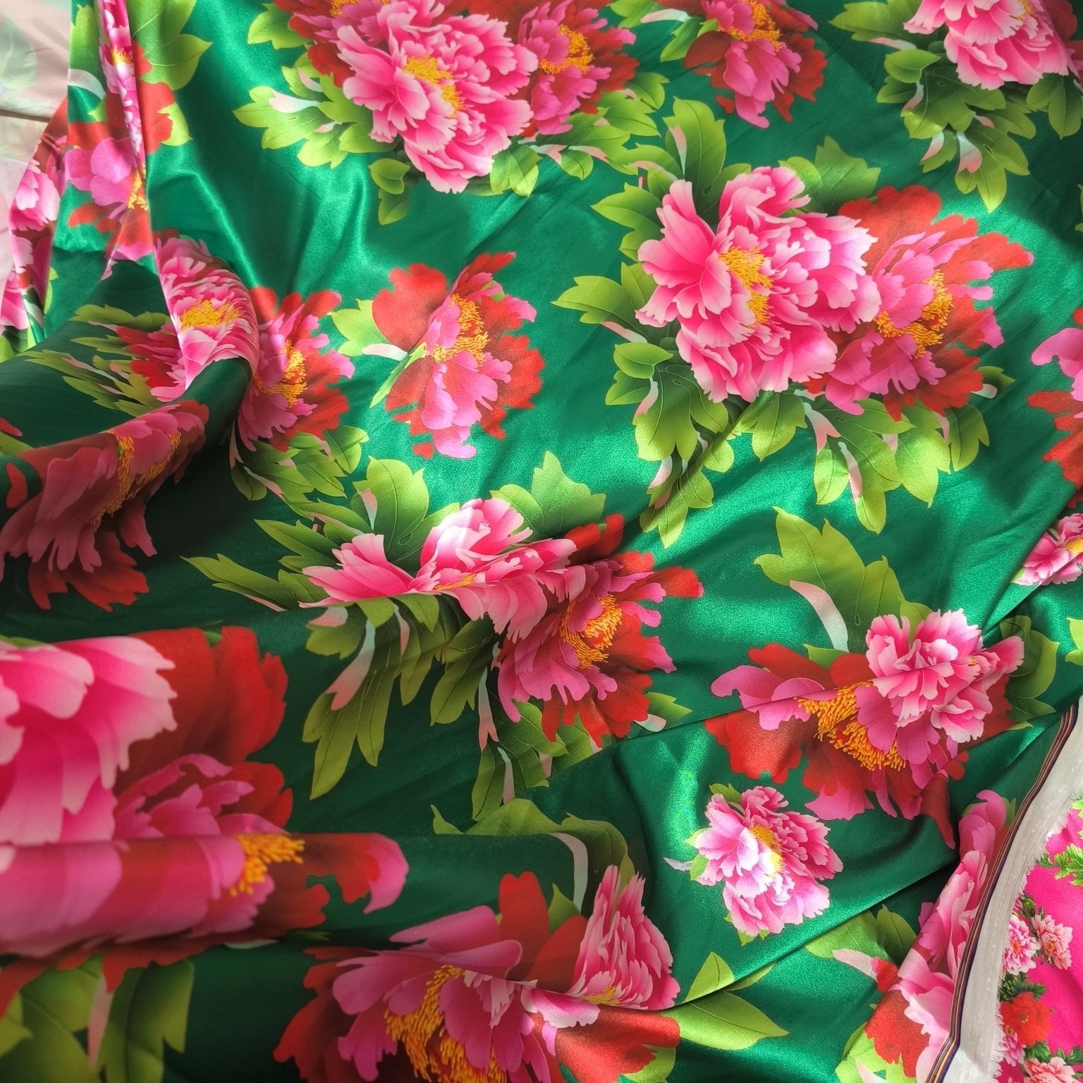 Acetat-Satin-Stoff mit Blumend – Textile For Sewing Bewertung und Preis